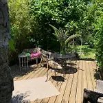 Le Jardin De Lacoste Bed & Breakfast 4*