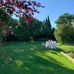 Le Jardin De Lacoste