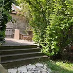 Le Jardin De Lacoste 4*