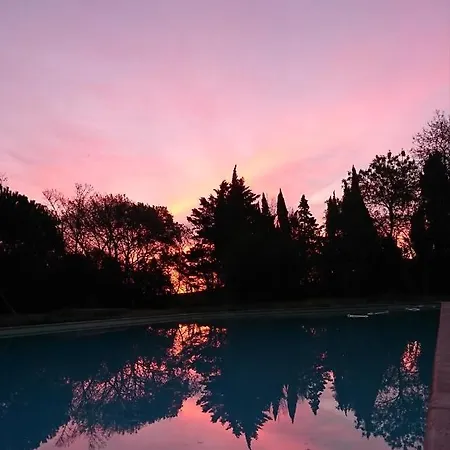 Le Jardin De Lacoste 住宿加早餐酒店 纳博讷