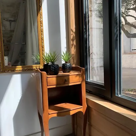 Le Jardin De Lacoste 住宿加早餐酒店 纳博讷