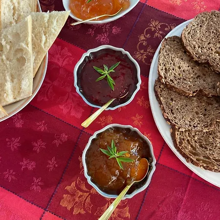 Le Jardin De Lacoste