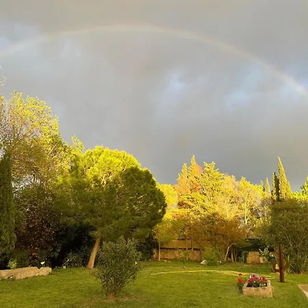 Bed & Breakfast Le Jardin De Lacoste 4*