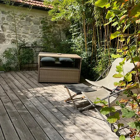 Le Jardin De Lacoste 住宿加早餐酒店 纳博讷