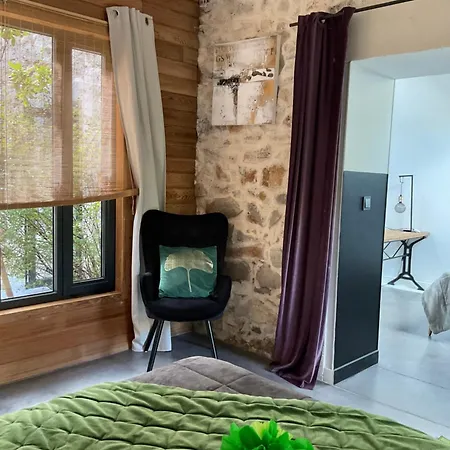 Le Jardin De Lacoste 4*