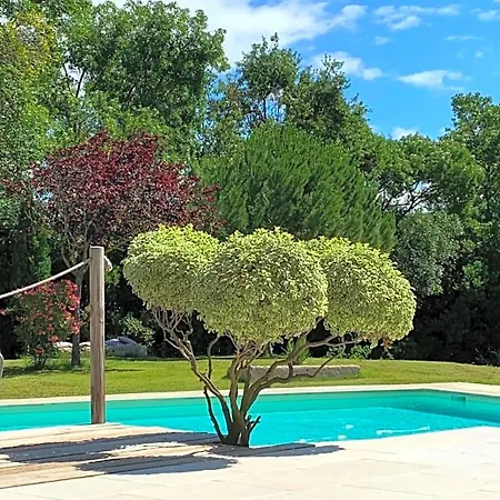 Le Jardin De Lacoste